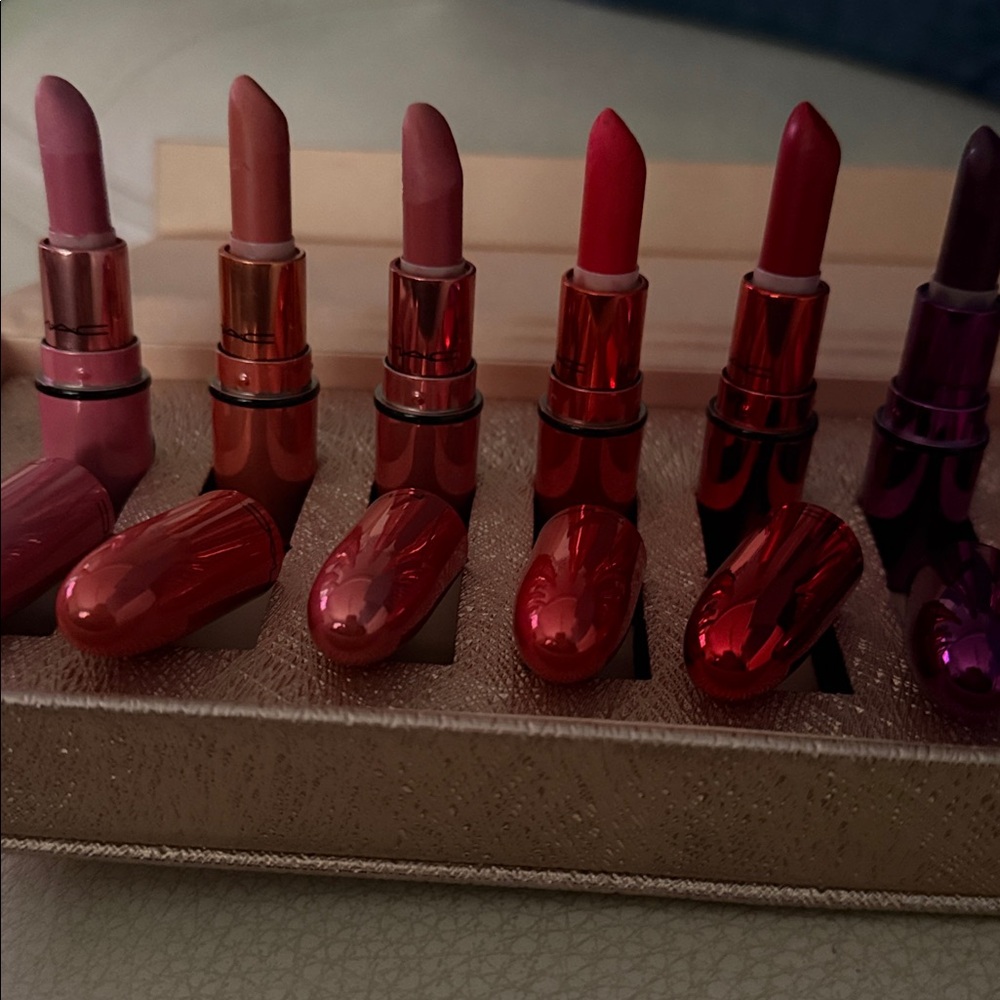 MAC Cosmetics Vibrant Lipstick Collection - Picture 3 of 12